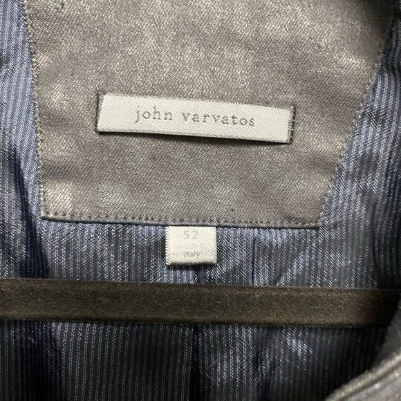 John Varvatos Collection Slim Fit Stand Collar Jacket.
Size EU 52 USA 42 - Picture 9 of 9